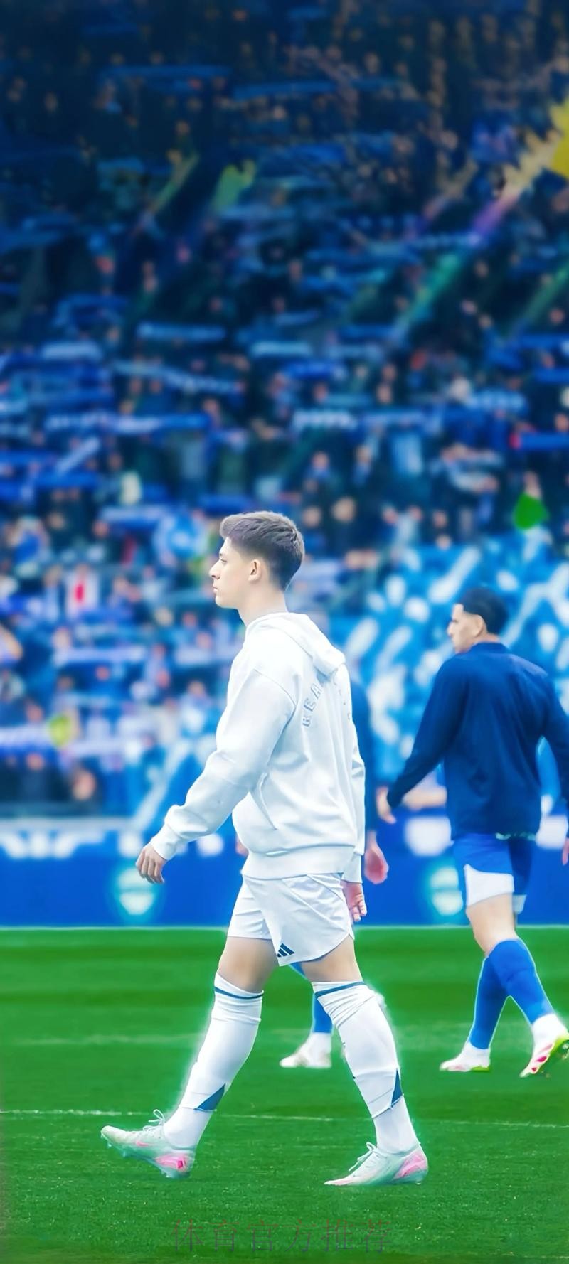 西甲-十人皇马1-1奥萨苏纳 姆巴佩破门贝林直红